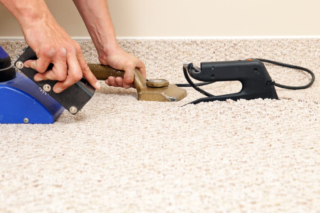 How to connect carpet seams