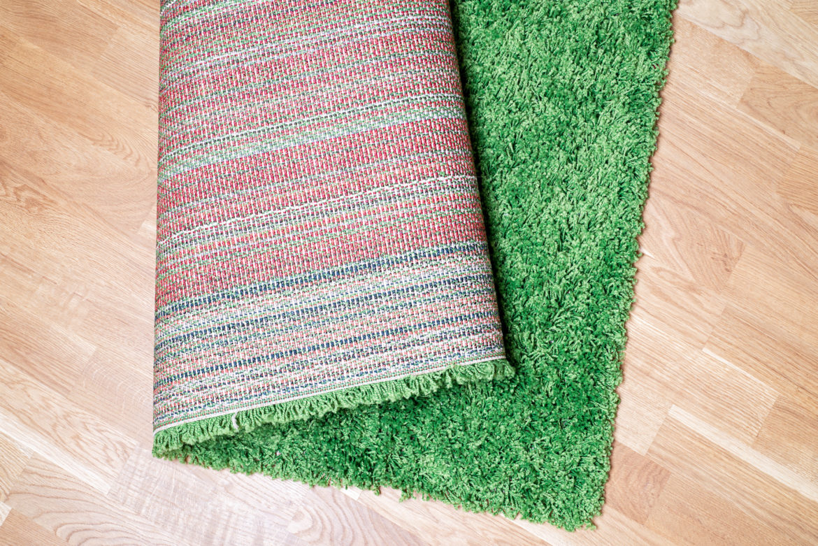 How Do You Fix Carpet Edges Bond, How To Keep The Corners Of A Rug Down On Carpet